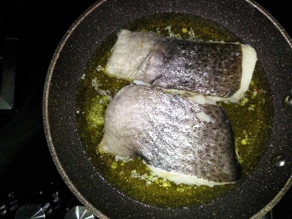 bacalao confitando en aceite