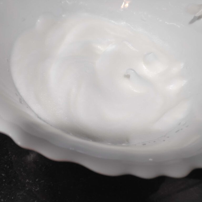 claras a punto de nieve para elaboración tortilla souflé