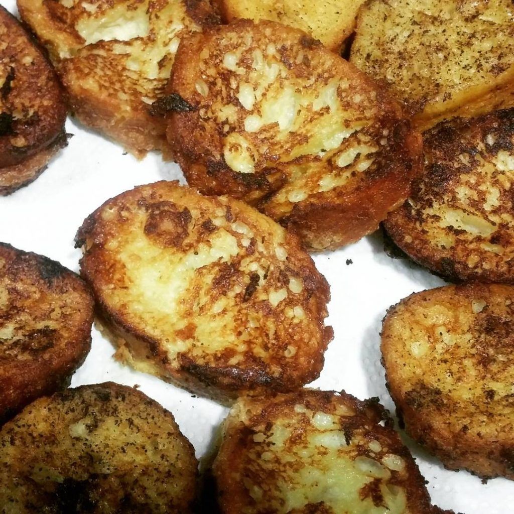 torrijas en papel absorvente