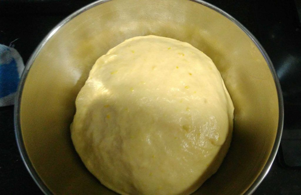 la masa de panquemado en un bol