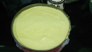 masa del mousse en el molde antes de enfríar