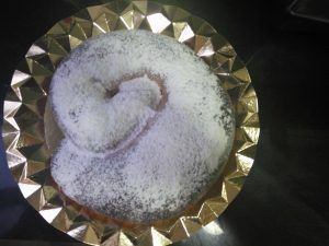 ensaimada rellena con azúcar glass