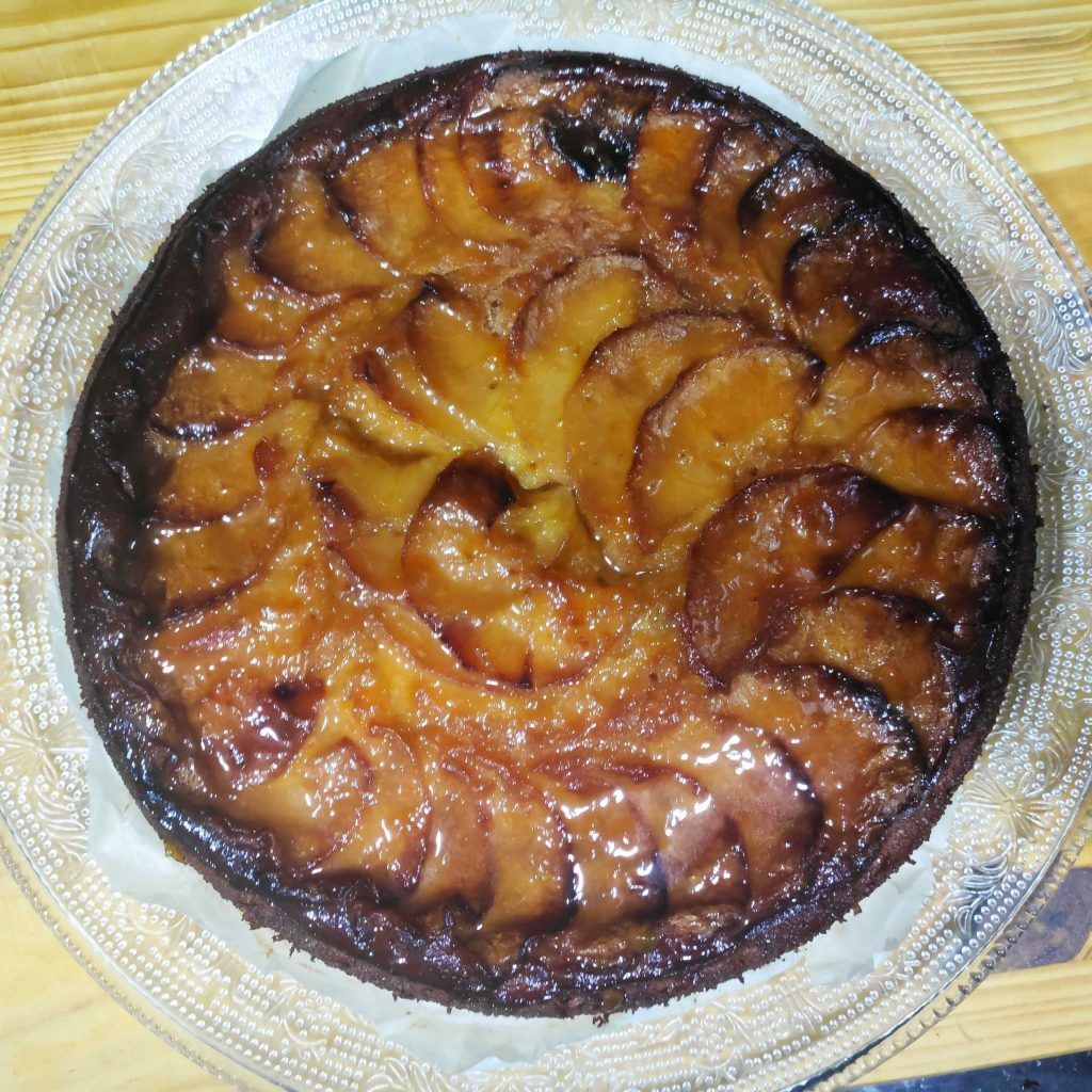 pastel de manzana redondo