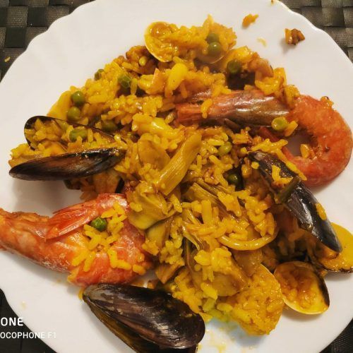 una ración de paella de marisco