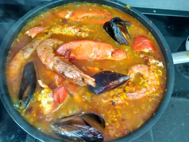 caldo añadido para cocer el arroz caldoso