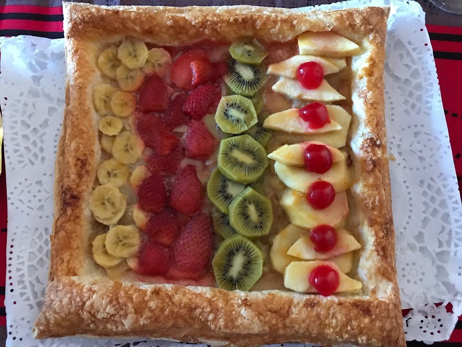 tarta de hojaldre con frutas 