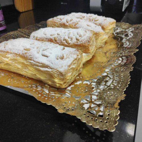 cañas de hojaldre con nata