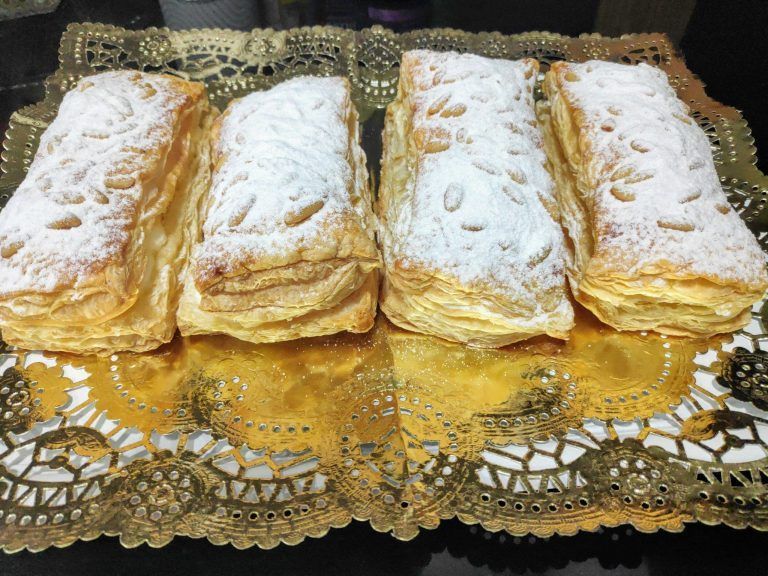 cañas de hojaldre con nata