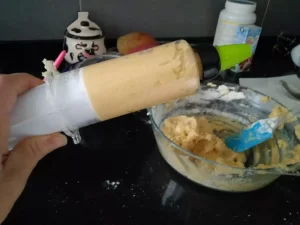 una jeringa de masa para galletas