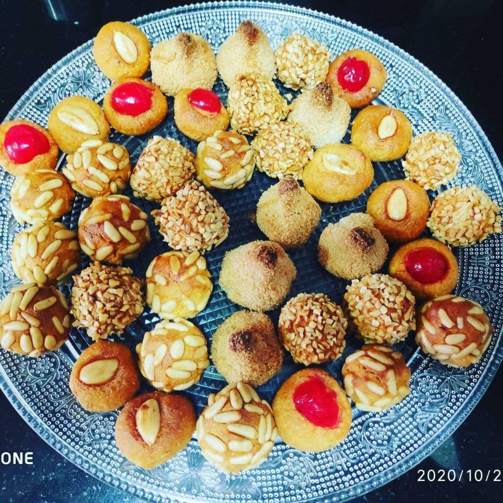 safata amb panellets variats