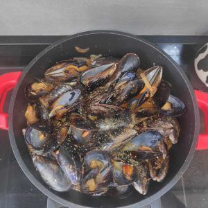 cazuela con mejillones