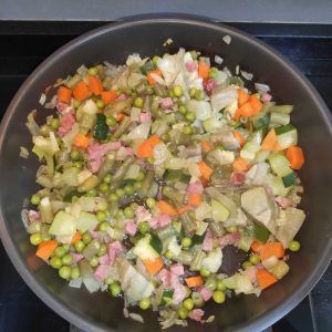 verduras añadidas a la sartén