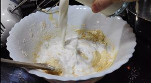 Añadiendo leche