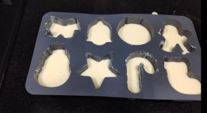 Moldes pequeños con la masa