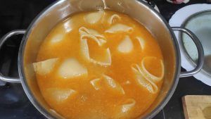 sopa de galets en una cassola