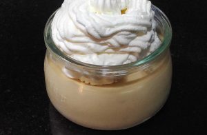 Gotet de mousse amb nata