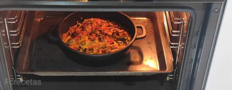 arroz en el horno cocinado