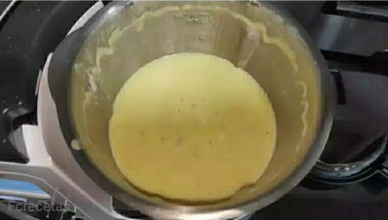 la crema acabada a la gerra del robot