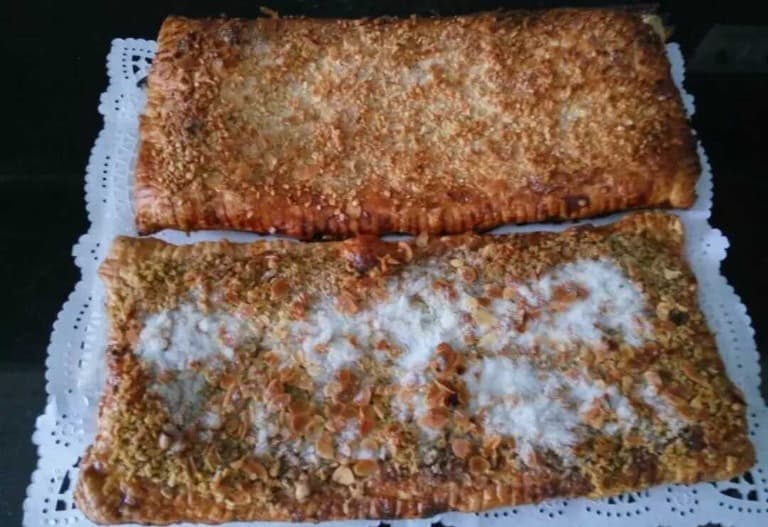 coca de llardons y coca de cabello de ángel