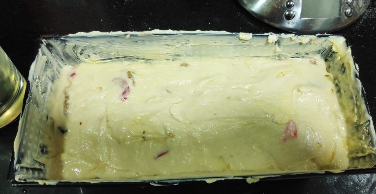 masa para el plum cake en el molde