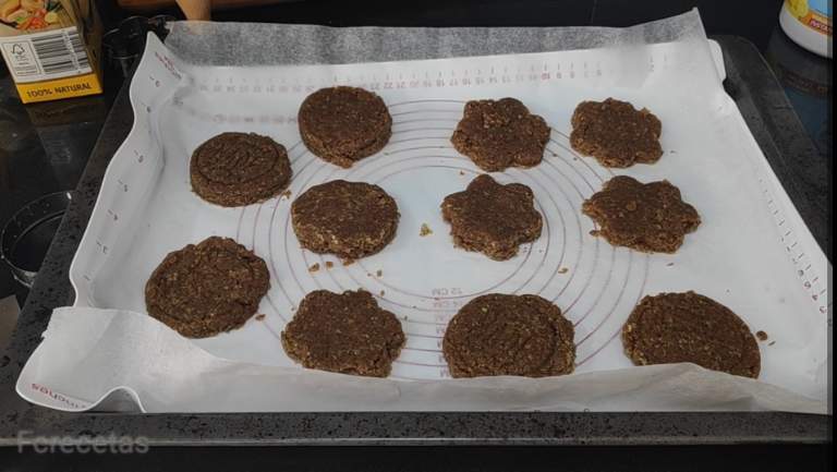 galetes en una safata per al forn