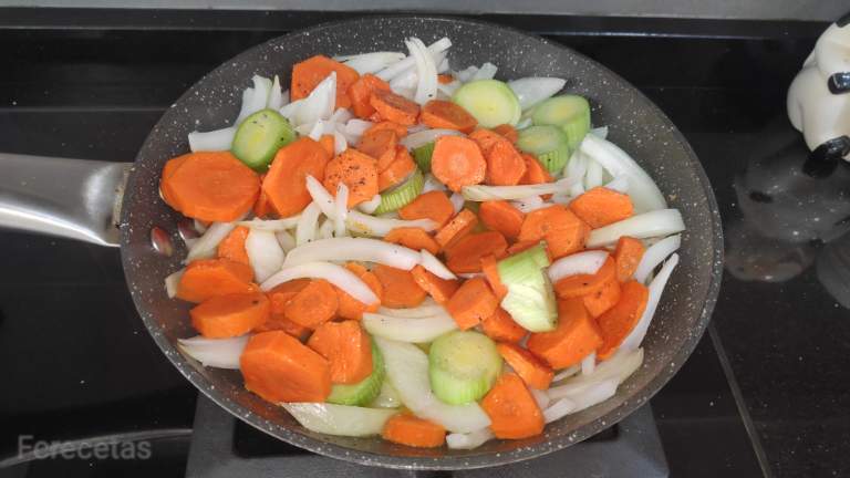 sofrito en la sartén