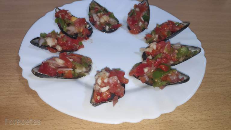 musclos en vinagreta amb pipirrana