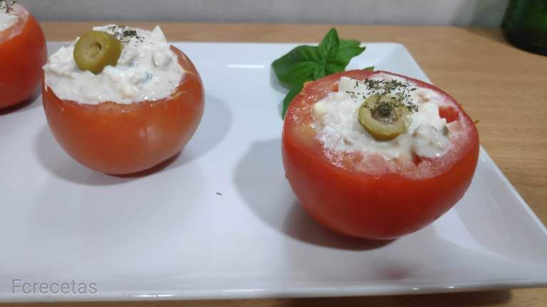 tomates rellenos de atún