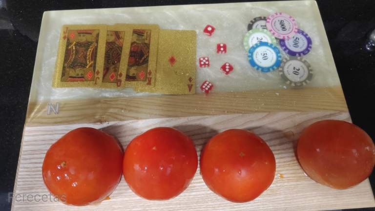 tomates boca a bajo escurriendo