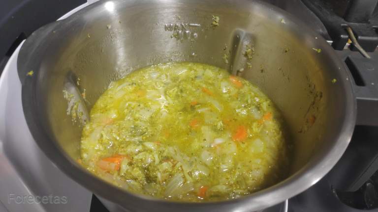 verduras cocidas en la jarra