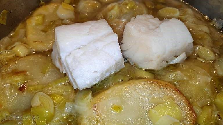 afegit els dos trossos del bacallà