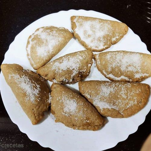 pastissets de cabello de ángel en un plato