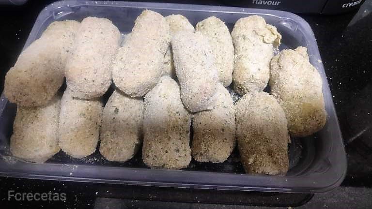 Bandeja de croquetas de cocido