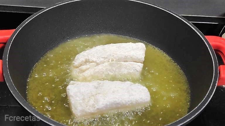 dos lloms de bacallà a la cassola amb oli