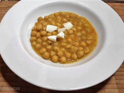 garbanzos con huevo duro