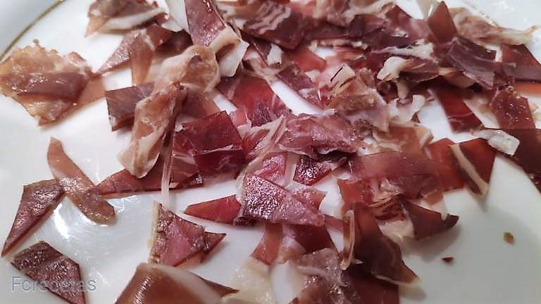 pernil serrà tallat a trossets