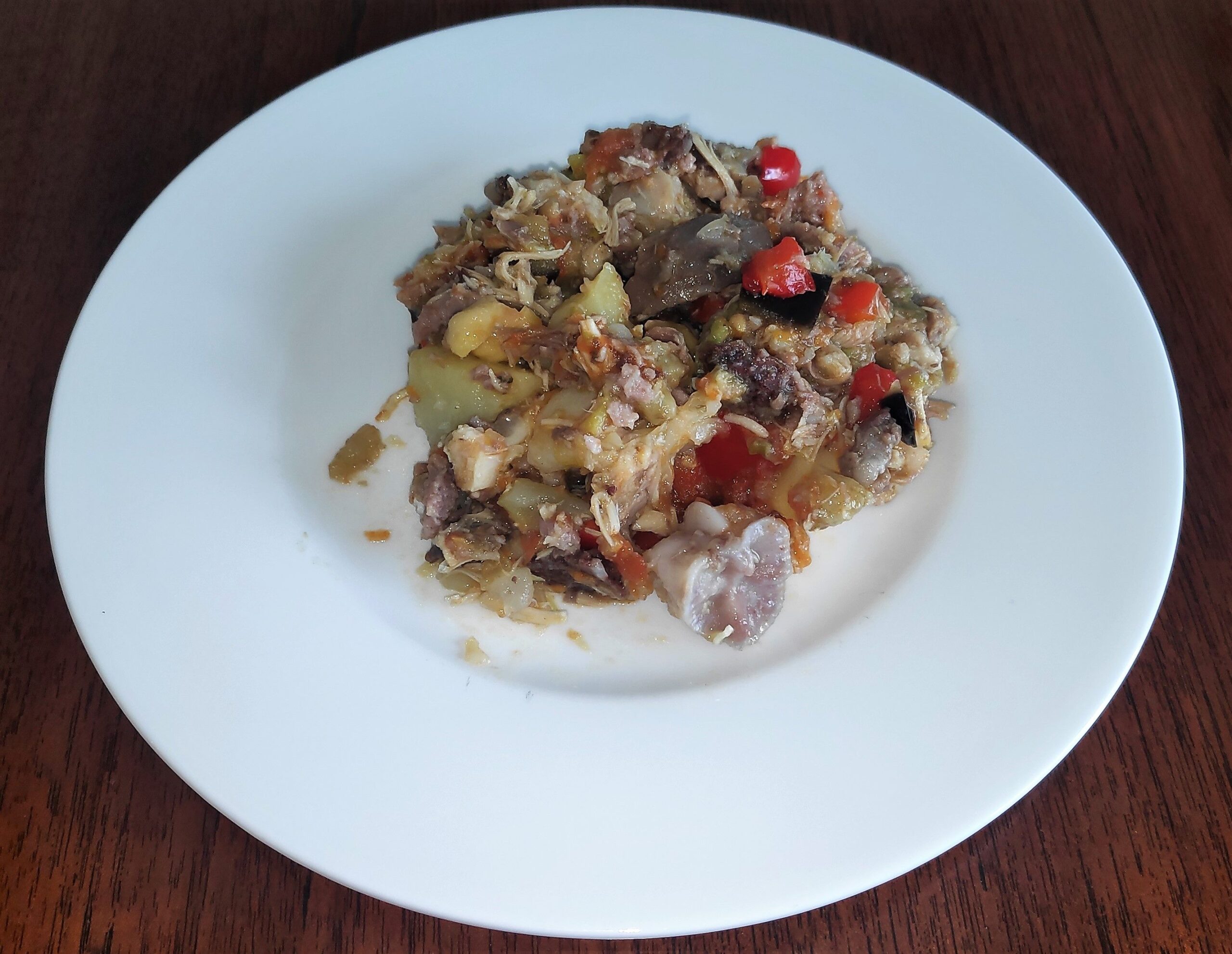 ropa bieja en un plato