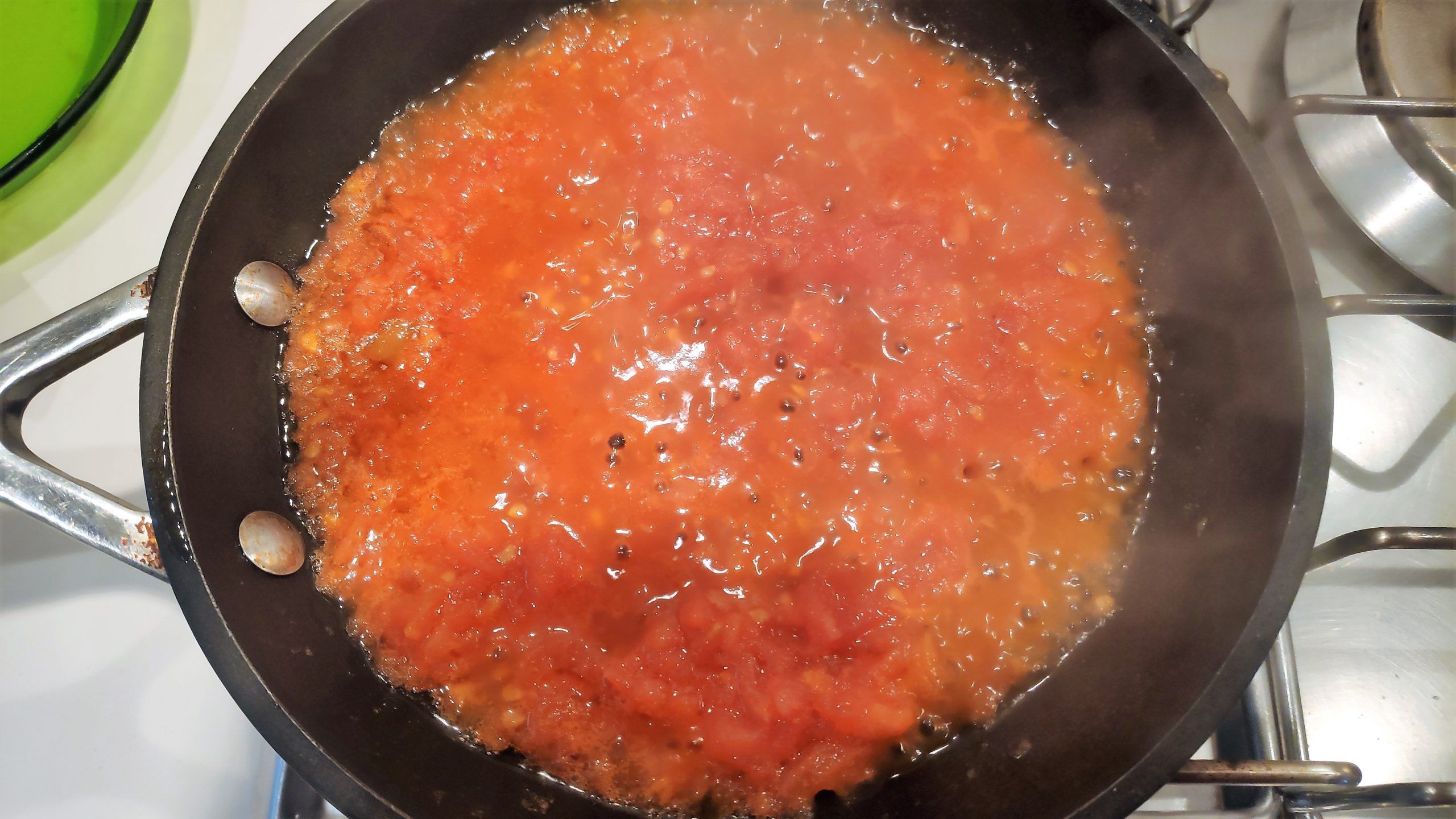 sofregit de tomàquet a la paella
