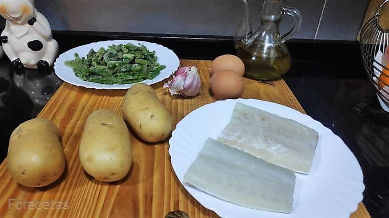 ingredientes para preparar el bacalao a la muselina de ajo,