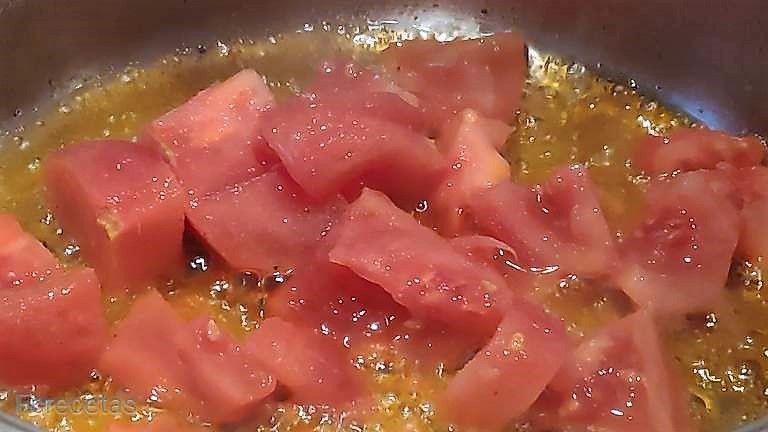 tomate friendo para el bacalao al all cremat