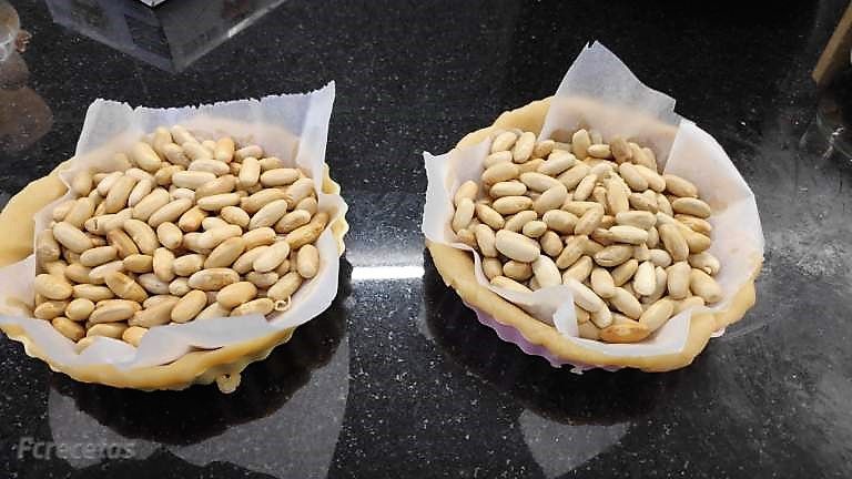 tartaletas horneado en ciego con alubias de peso