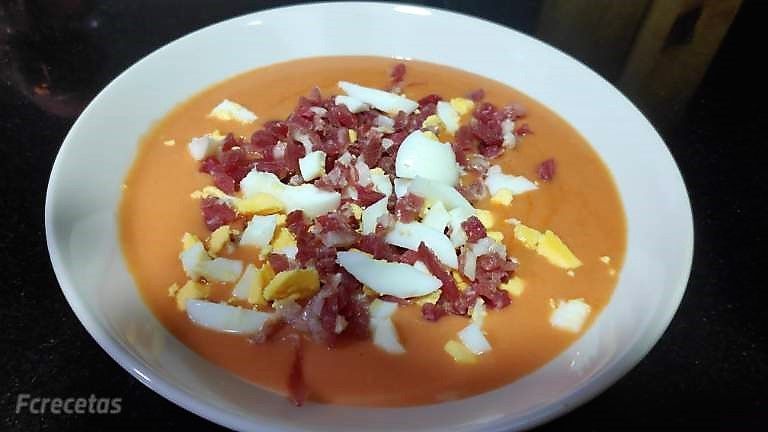 Salmorejo tradicional amb pa