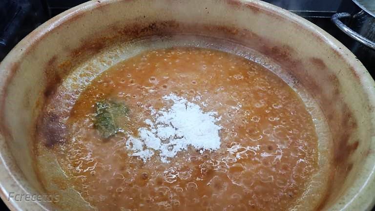 una cucharada de harina añadida en el caldo
