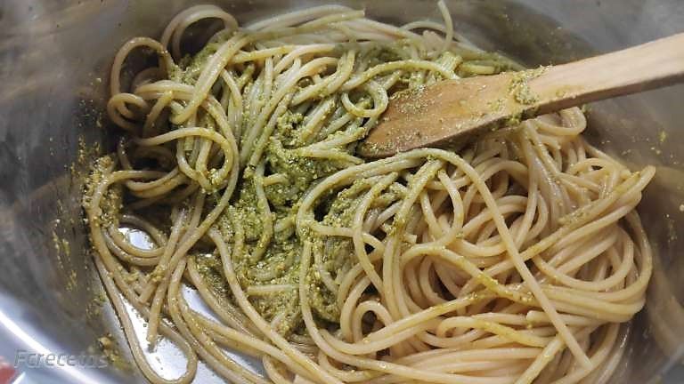 espaguetis al pesto