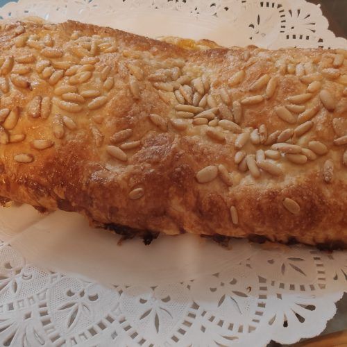 coca de pasta de full amb crema