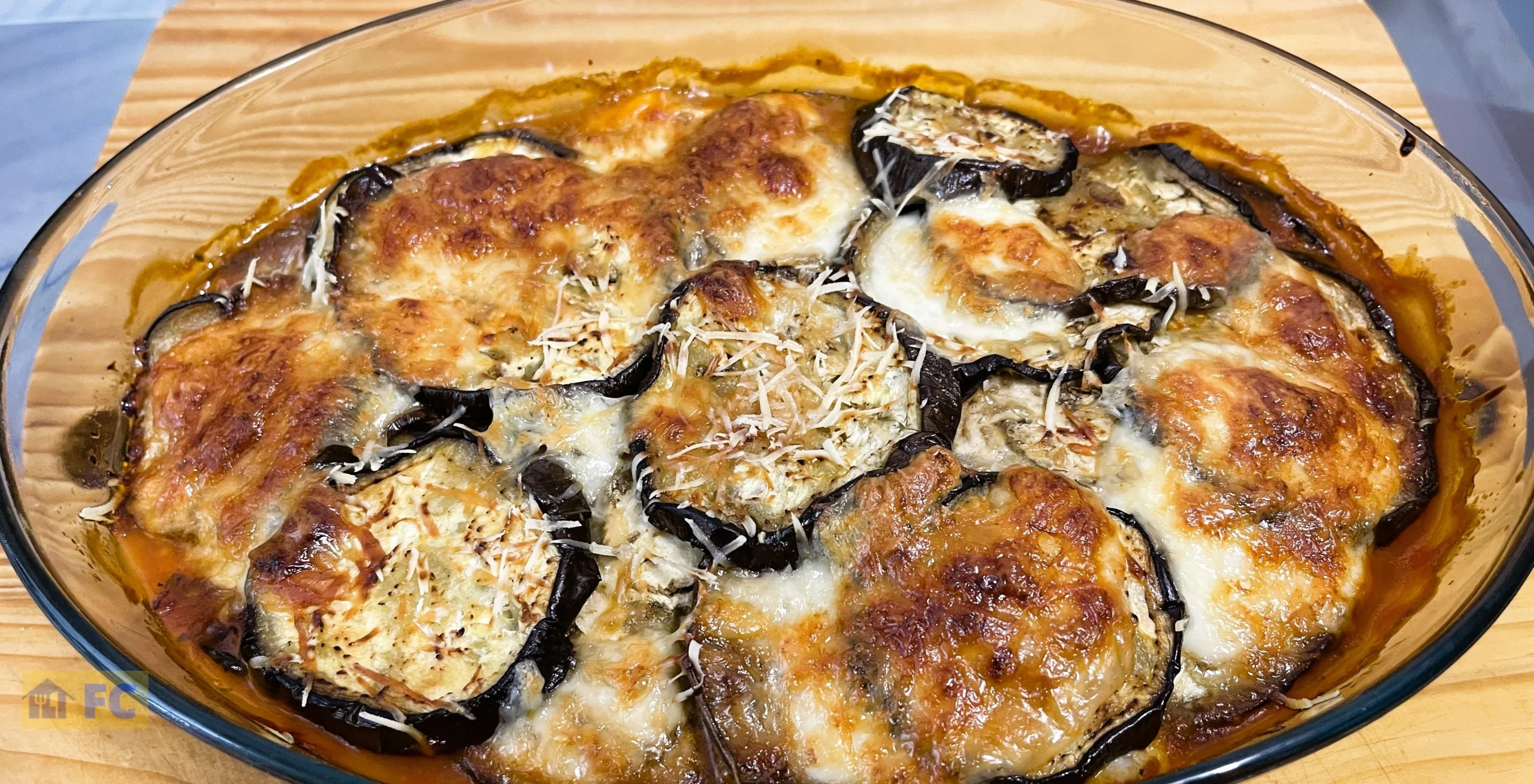 pastel de berenjenas con queso gratinado por encima