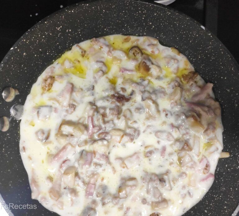añadido leche para cocinar en el relleno para los champiñones rellenos