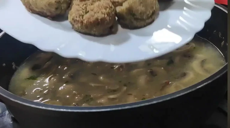 incorporando albóndigas a la cazuela