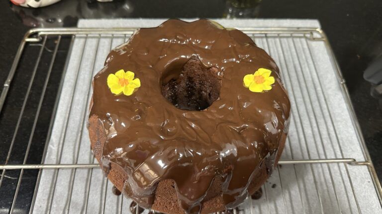 a la reixeta amb la cobertura de xocolata decorada