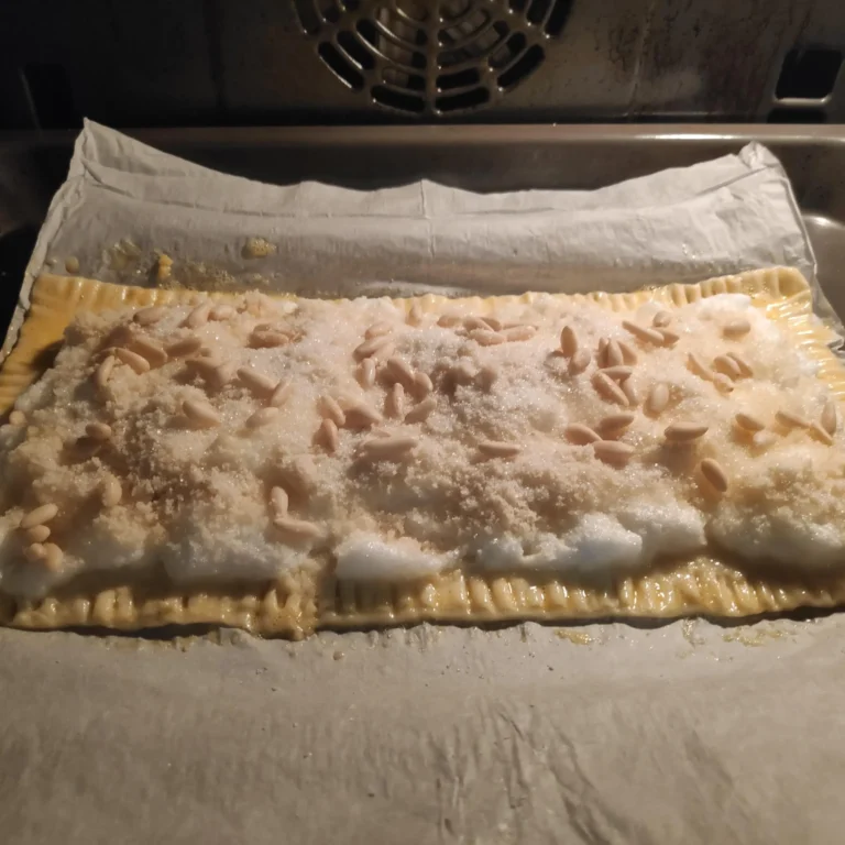 coca de llavaneras en el horno